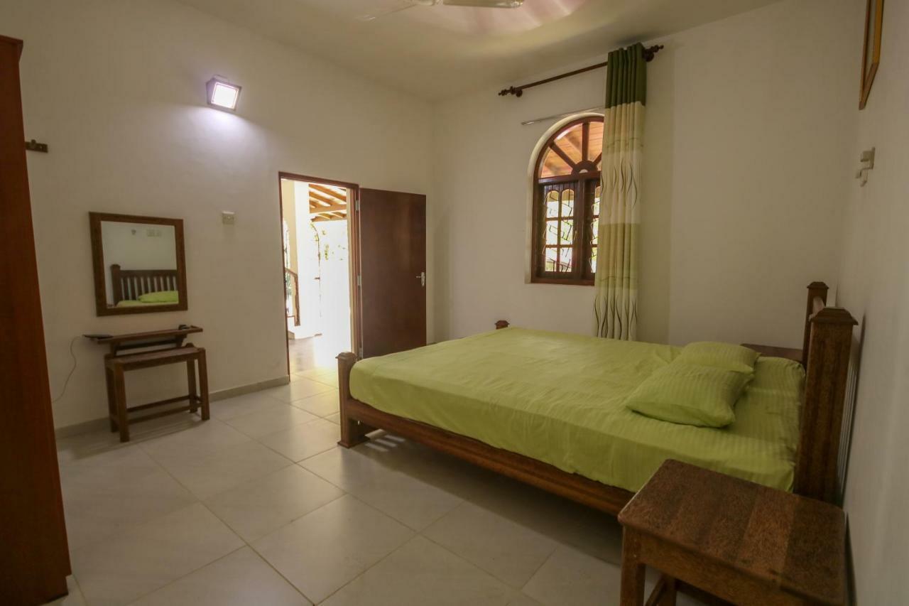 Villa Green White Unawatuna Eksteriør billede